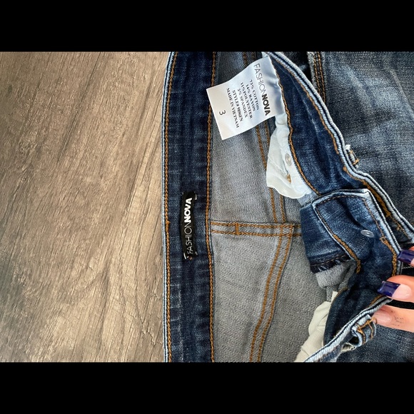 High waisted cut out women’s jeans - Picture 3 of 3